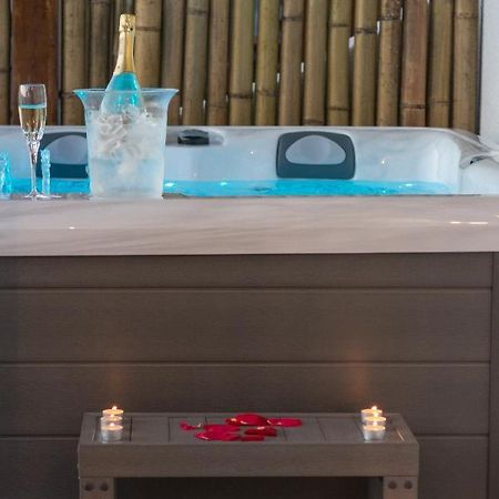 Kallia'S Suites Milos Adamantas  Екстериор снимка