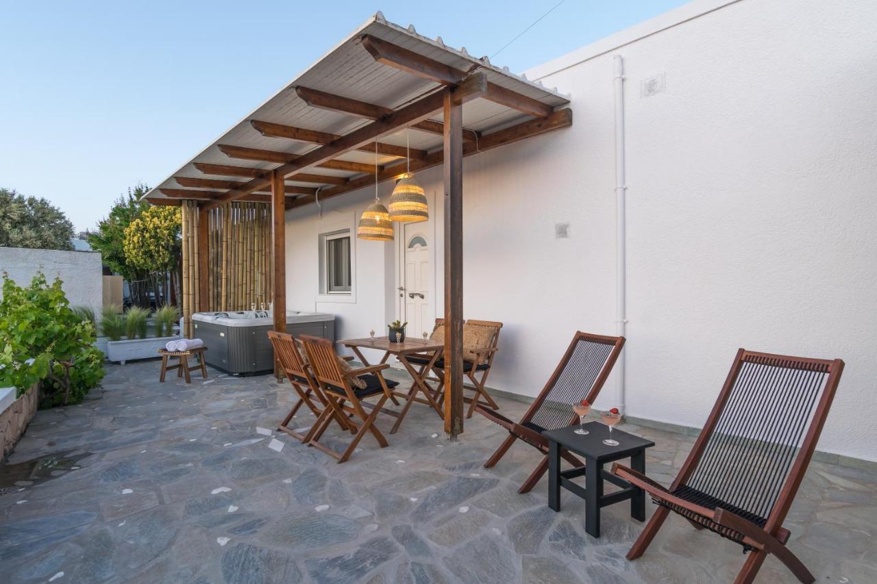 Kallia'S Suites Milos Adamantas  Екстериор снимка