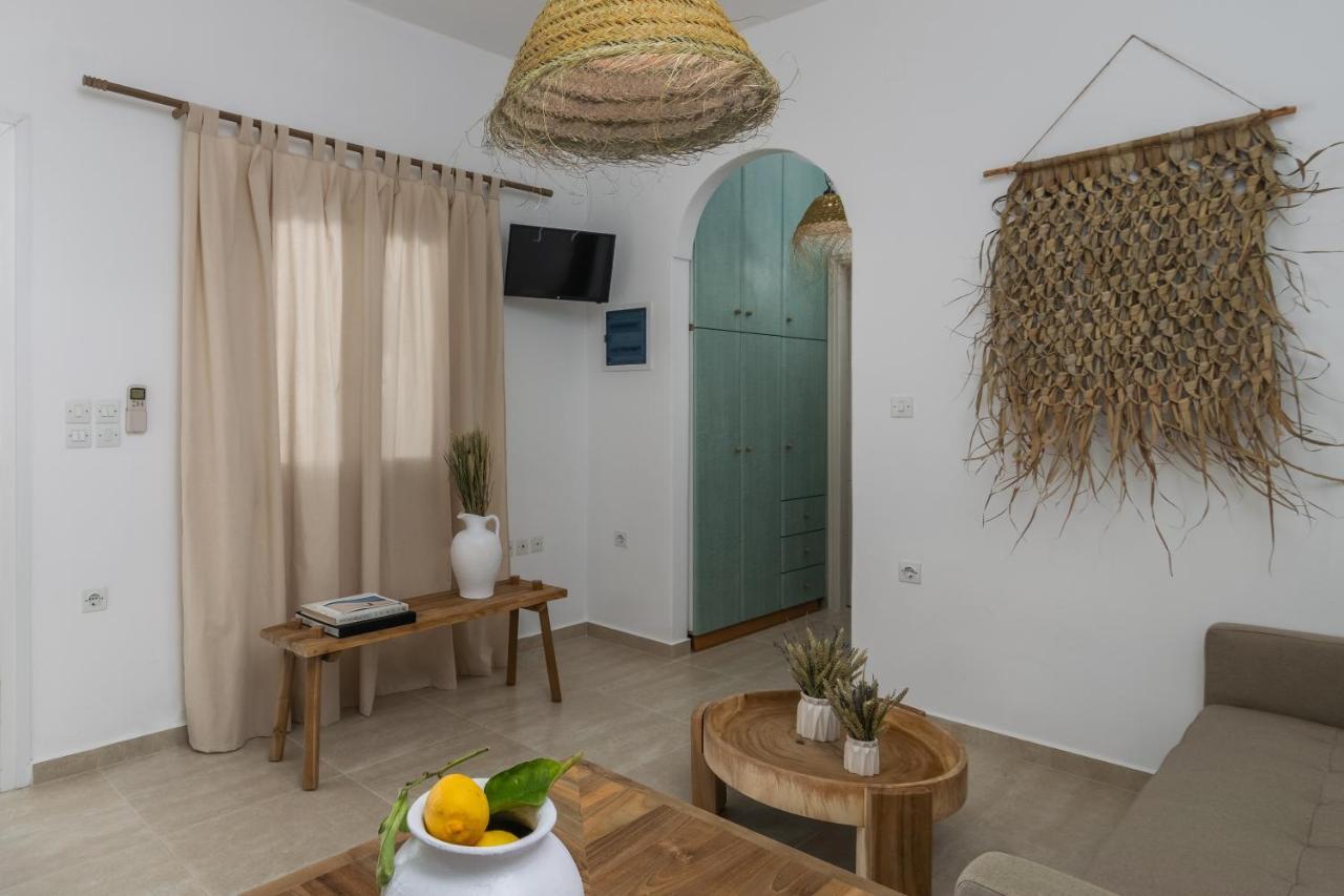 Kallia'S Suites Milos Adamantas  Екстериор снимка