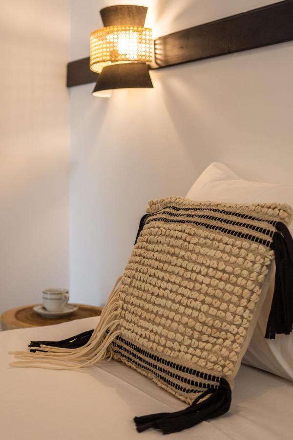 Kallia'S Suites Milos Adamantas  Екстериор снимка