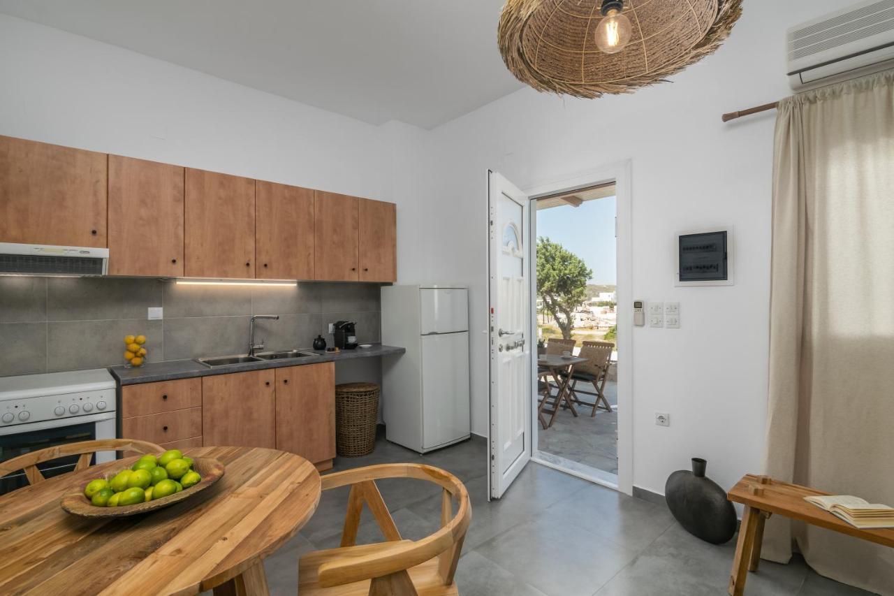 Kallia'S Suites Milos Adamantas  Екстериор снимка